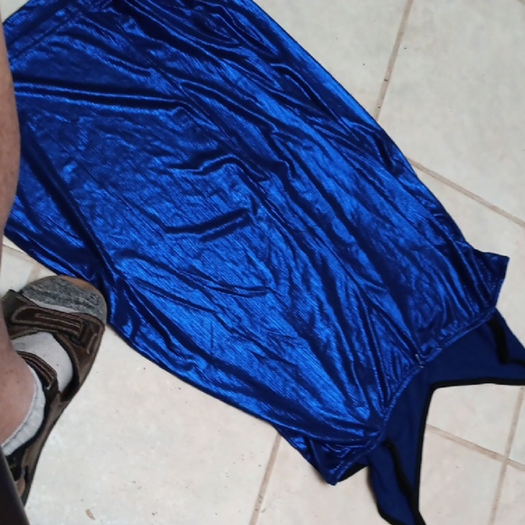 Shimmering Blue Sleeveless Top In 4x - Picture 2 of 3